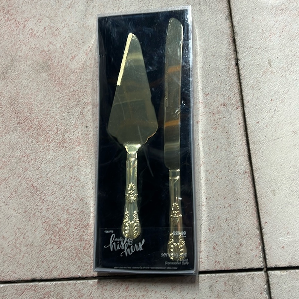 Cake serving set